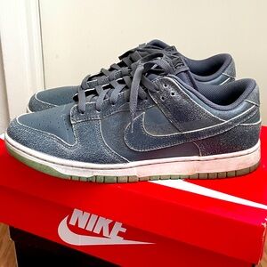 Distressed Nike dunks, Mens Size 10